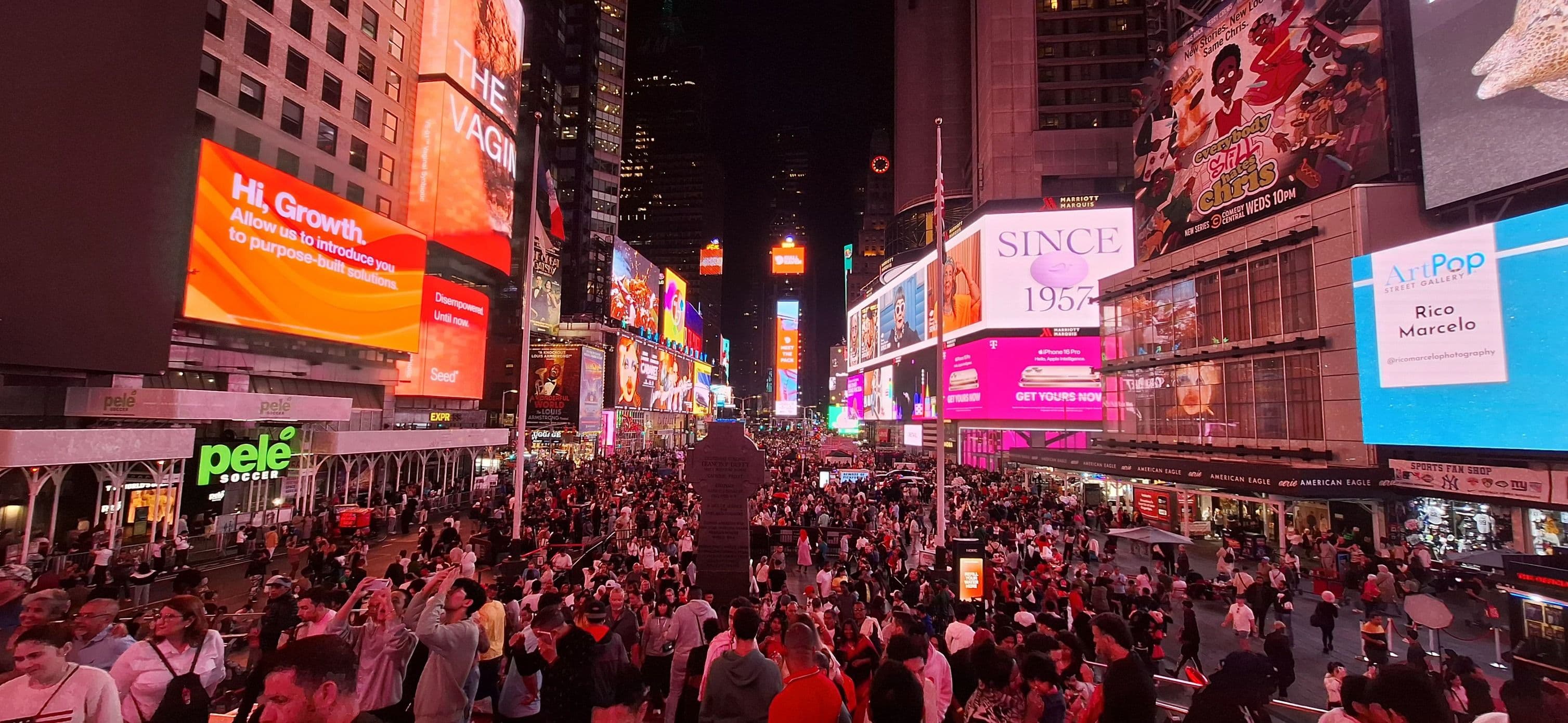 Jeśli chcesz odwiedzić Nowy Jork i zobaczyć miejsca, które widział Kevin McCallister w kultowym filmie "Kevin sam w Nowym Jorku" to możesz być pewien, że czeka Cię wiele emocji i niezapomnianych wrażeń.