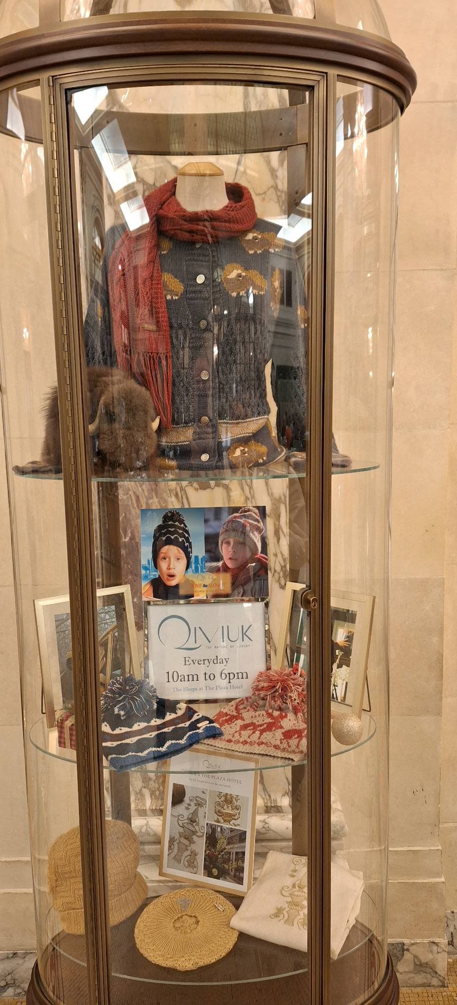 Hotel Plaza i pamiątki z filmu Kevin sam w Nowym Jorku